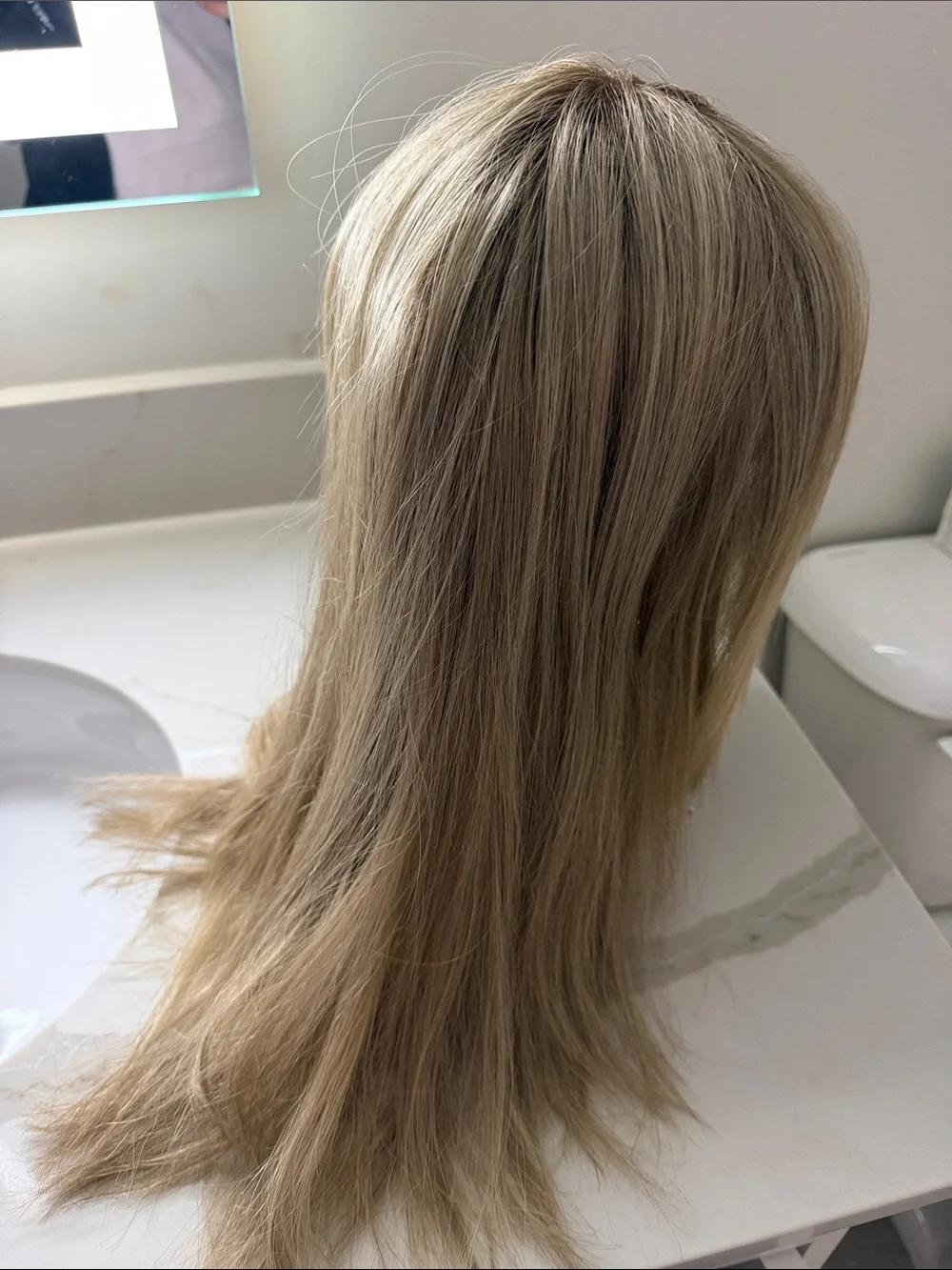 Light brown Layered Women's Wig - Natural Ash Blonde